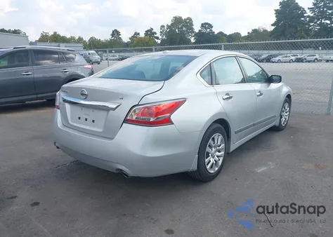 2015 Nissan Altima 2.5 S z USA, uszkodzony, nr VIN 1N4AL3AP8FC450260